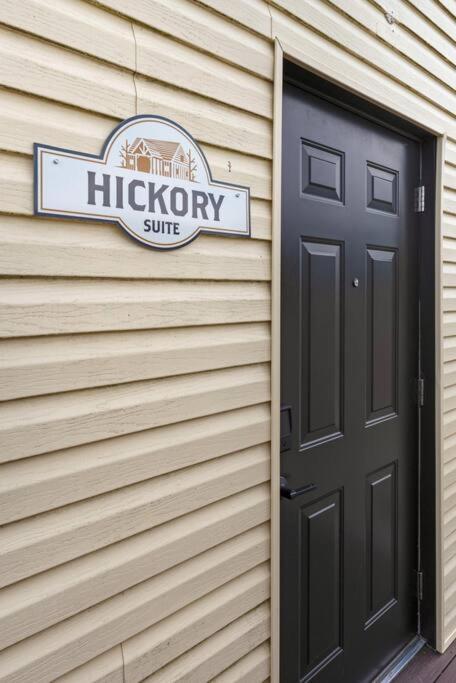 Hickory Suite - Main Street Lodge In Berlin Exteriör bild